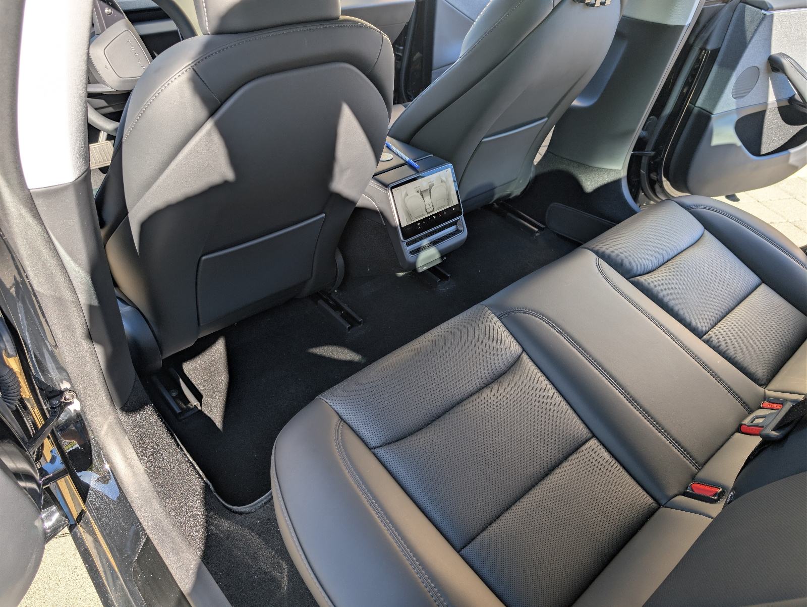 Tesla Model 3 Highland RWD Premium 2024 (95% SoH LFP baterija), fotografija 15