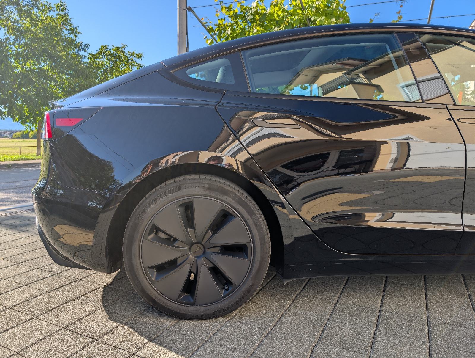 Tesla Model 3 Highland RWD Premium 2024 (95% SoH LFP baterija), fotografija 5