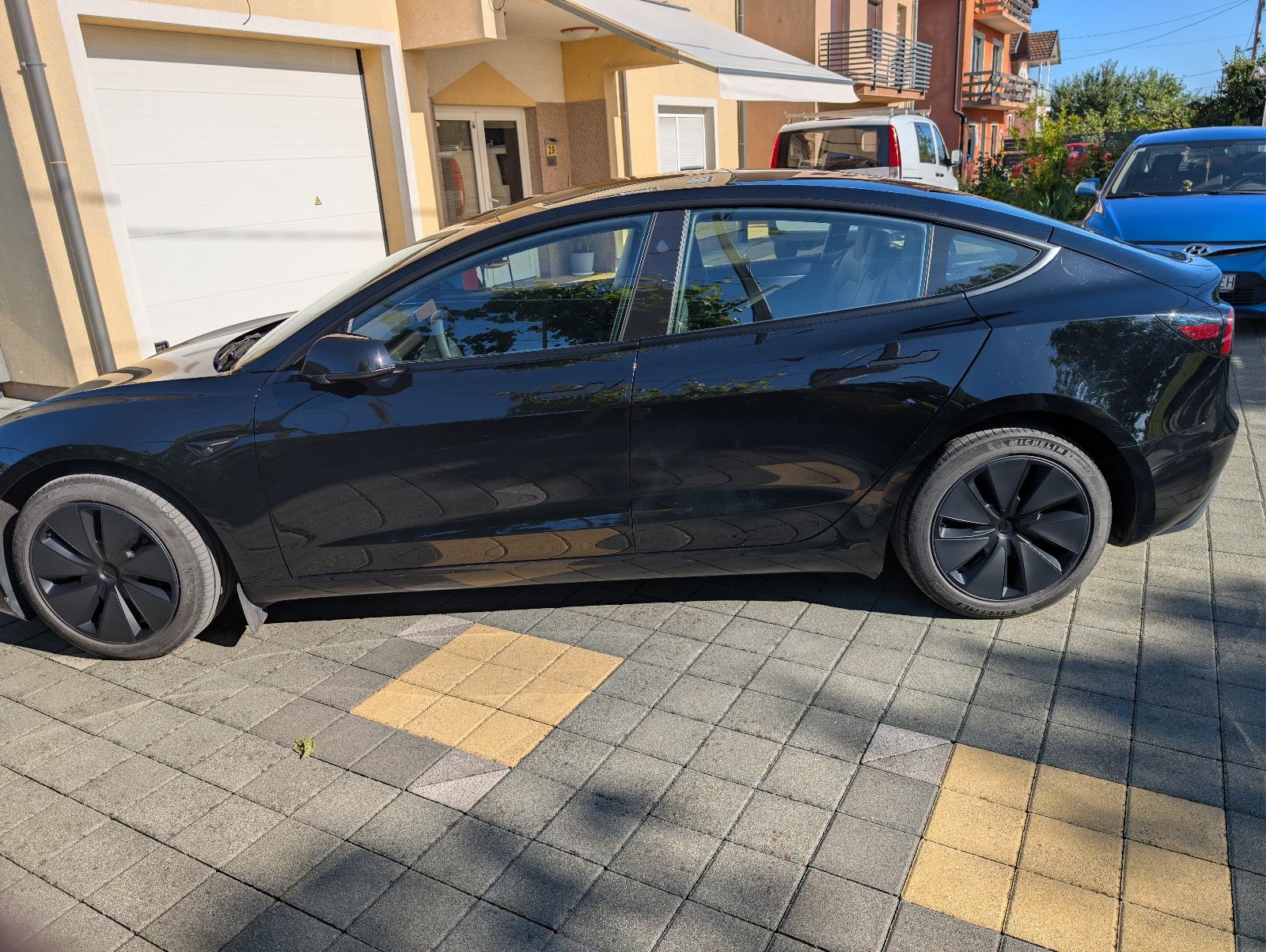 Tesla Model 3 Highland RWD Premium 2024 (95% SoH LFP baterija), fotografija 3