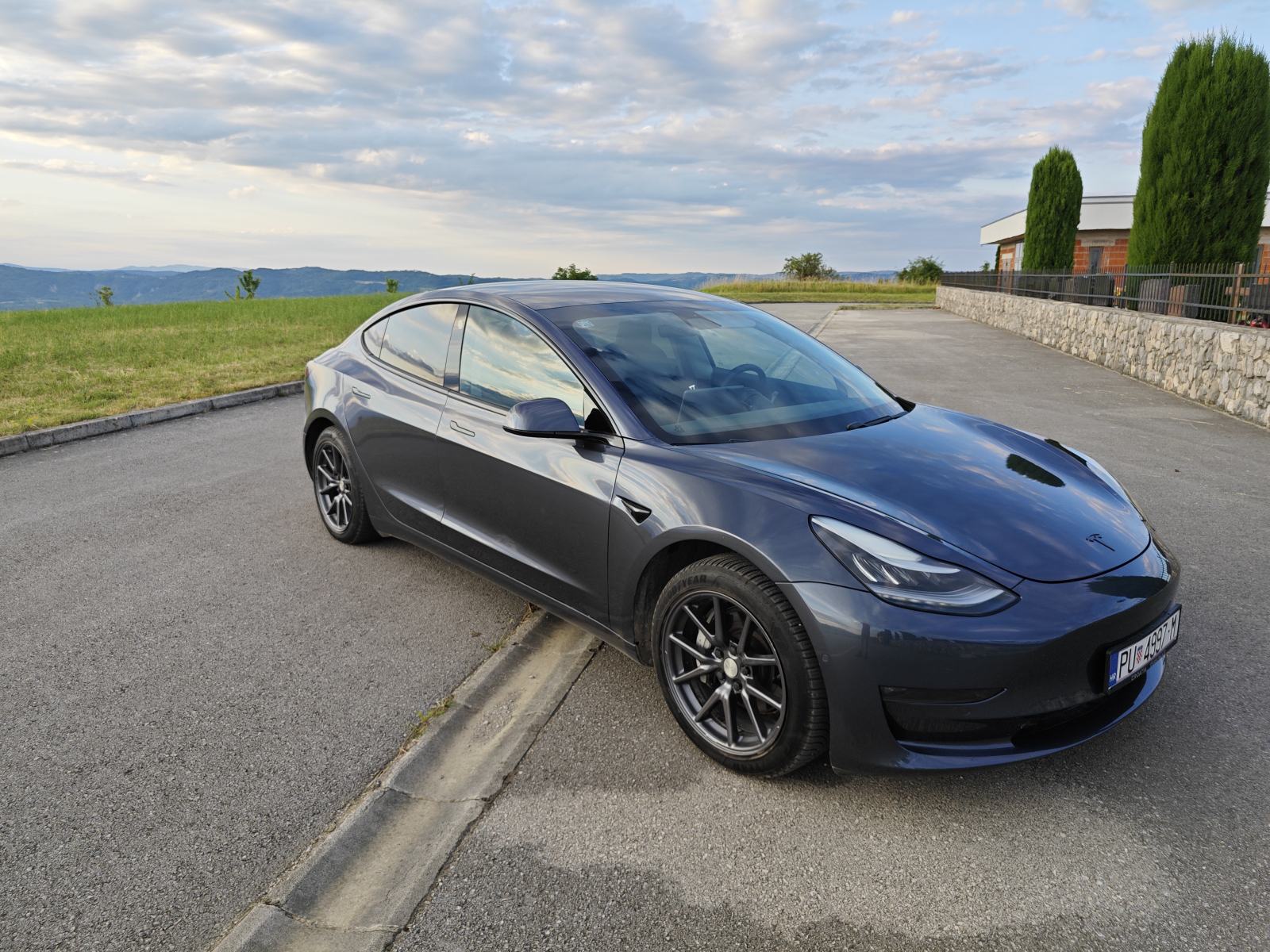 Tesla Model 3 Long Range Dual Motor automatik, pogled izvana - slika 1