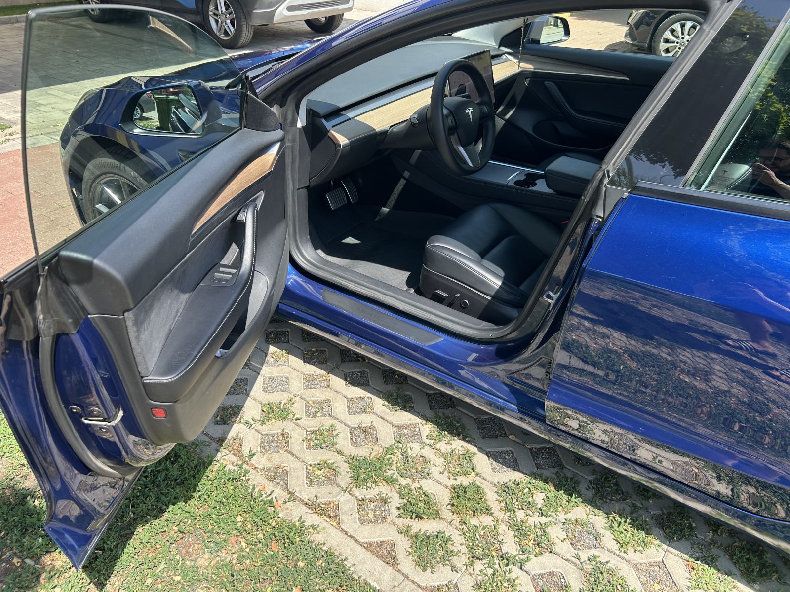 Tesla Model 3 Long Range - reg 6/27 + dva nova seta guma, fotografija 9