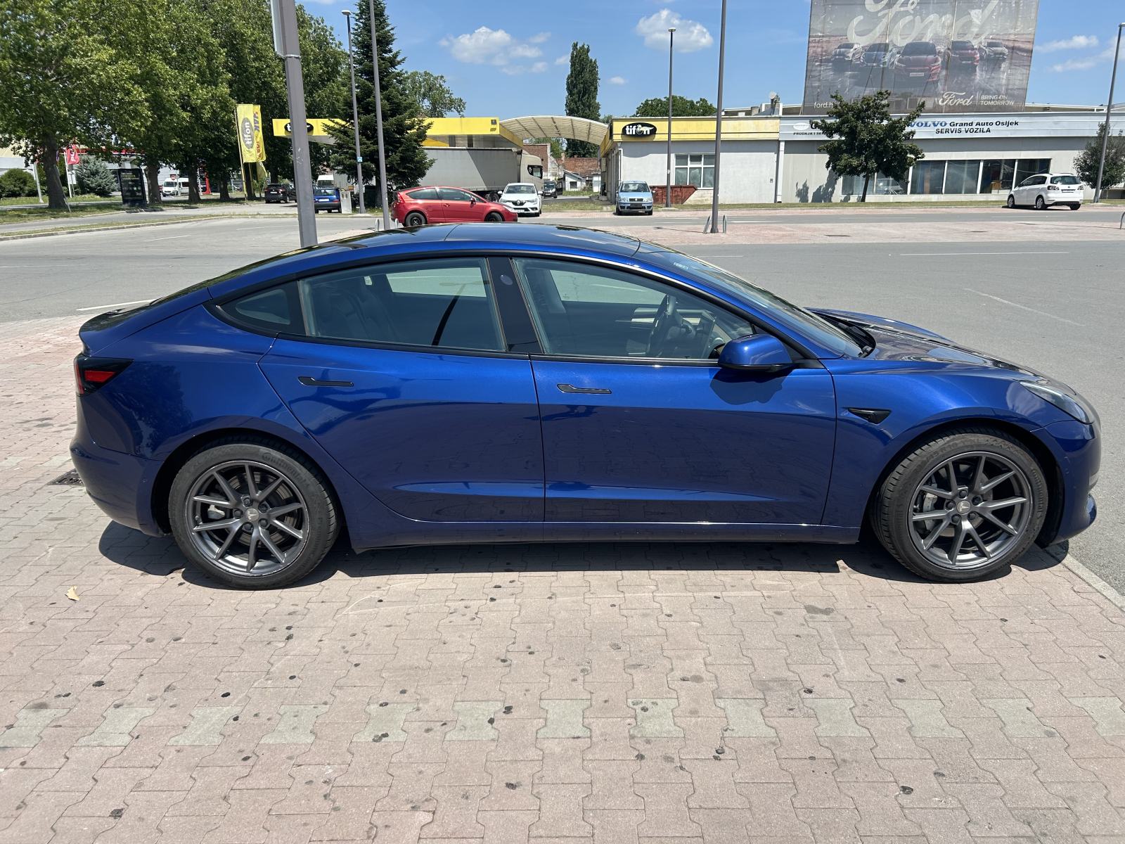 Tesla Model 3 Long Range - reg 6/27 + dva nova seta guma, fotografija 8