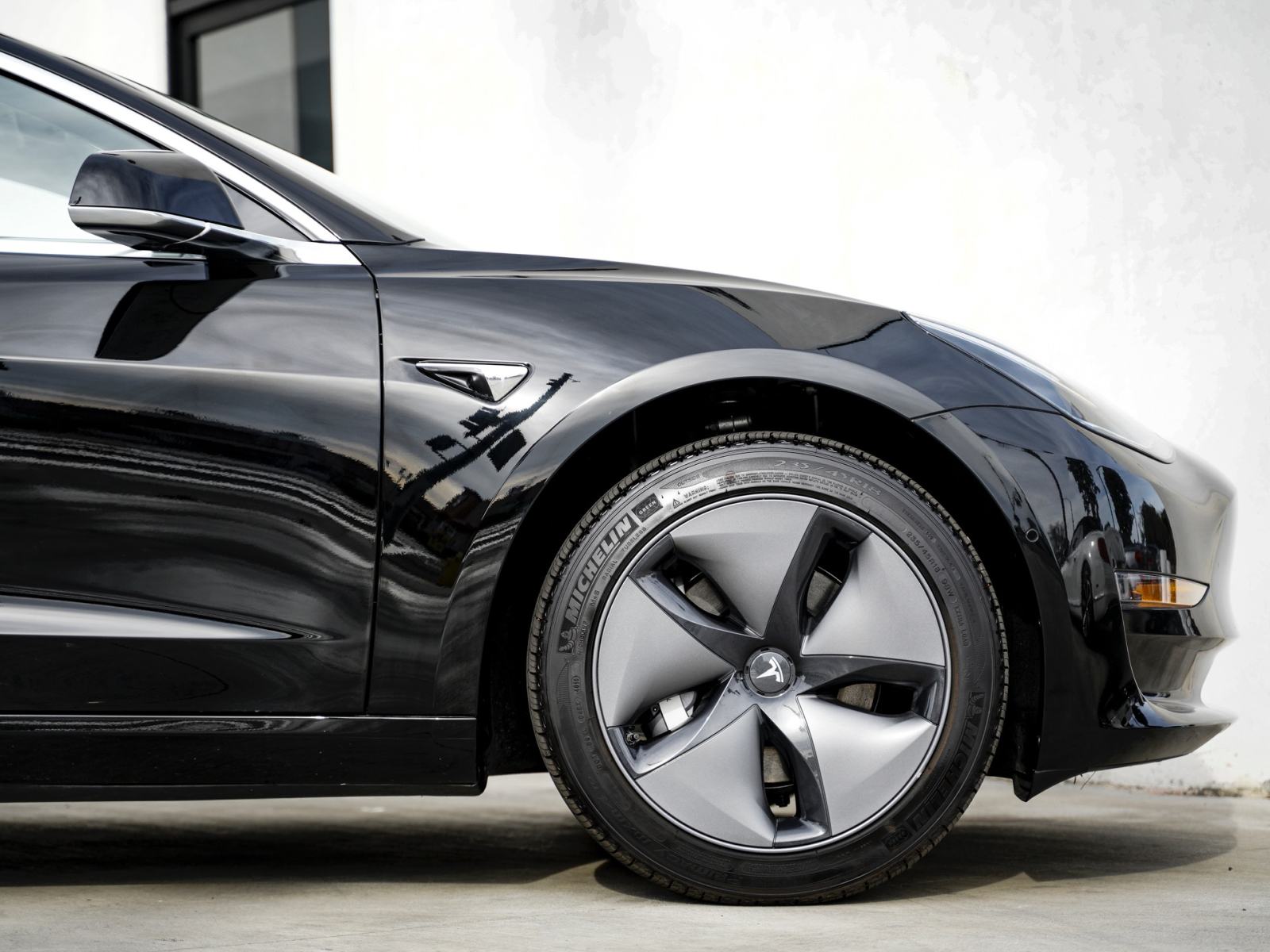 Tesla Model 3 AWD Long Renge kupljen FSD auto sam vozi., fotografija 5