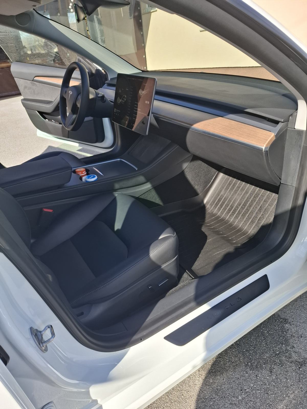 Tesla Model 3 RWD 2022 74.000 km (SOH 95%) Reg. godinu dana, fotografija 9