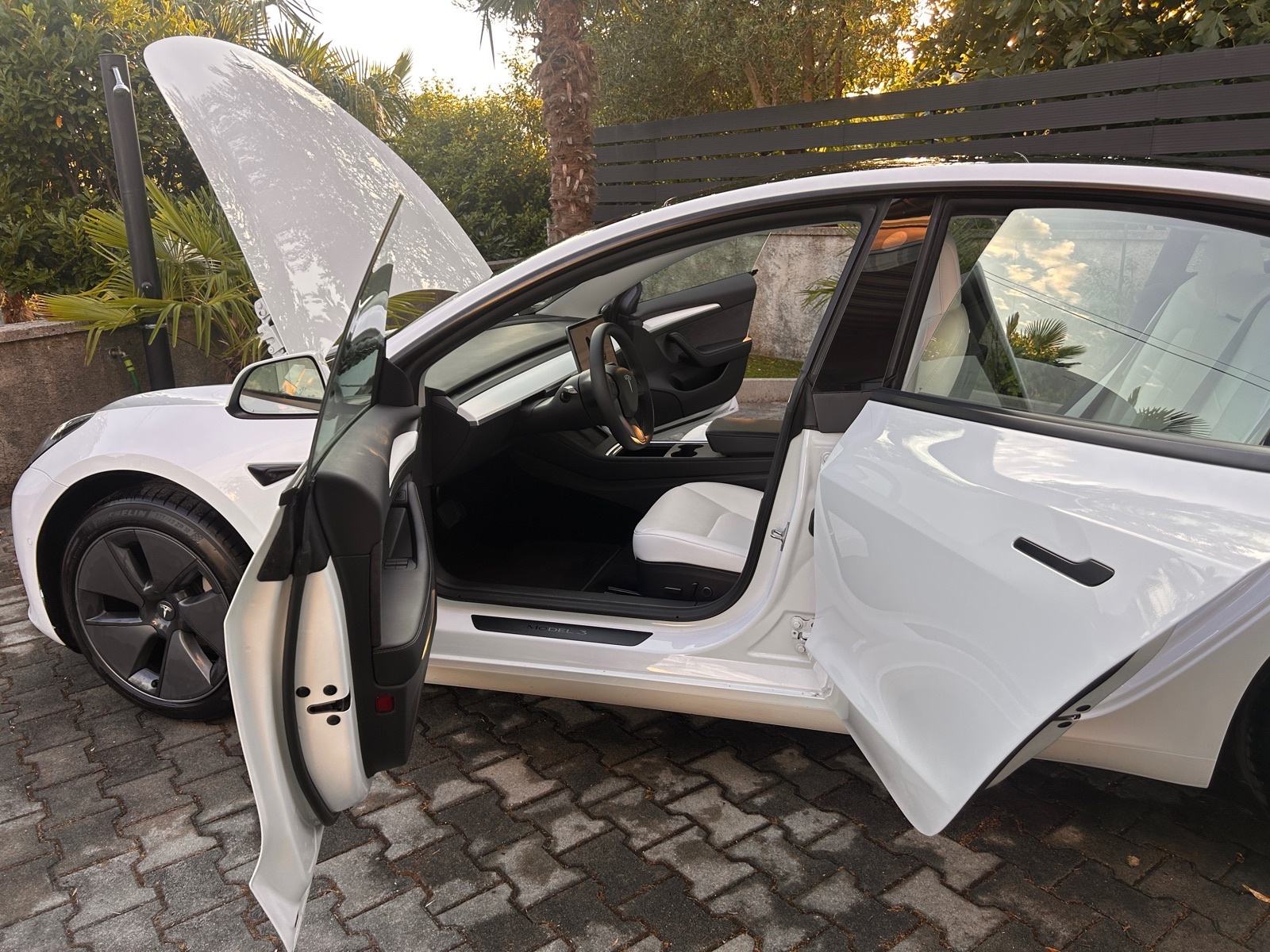Tesla Model 3 RWD automatik, fotografija 5