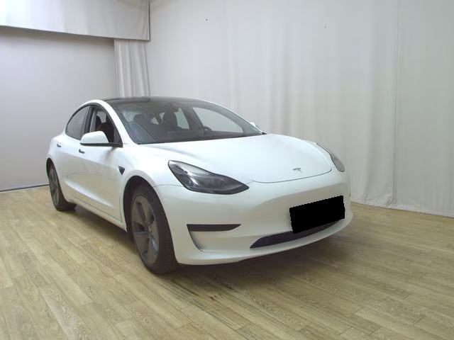 Tesla Model 3 RWD, fotografija 3