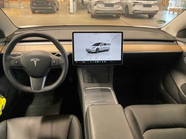 Tesla Model 3 RWD, fotografija 9
