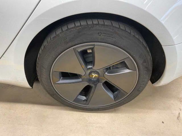 Tesla Model 3 RWD, fotografija 7