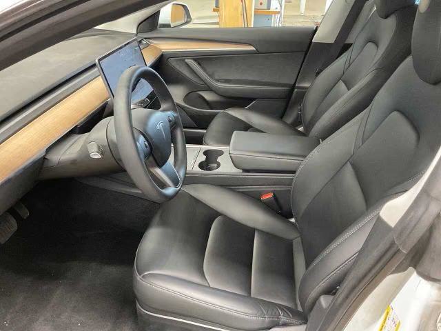 Tesla Model 3 RWD, fotografija 10
