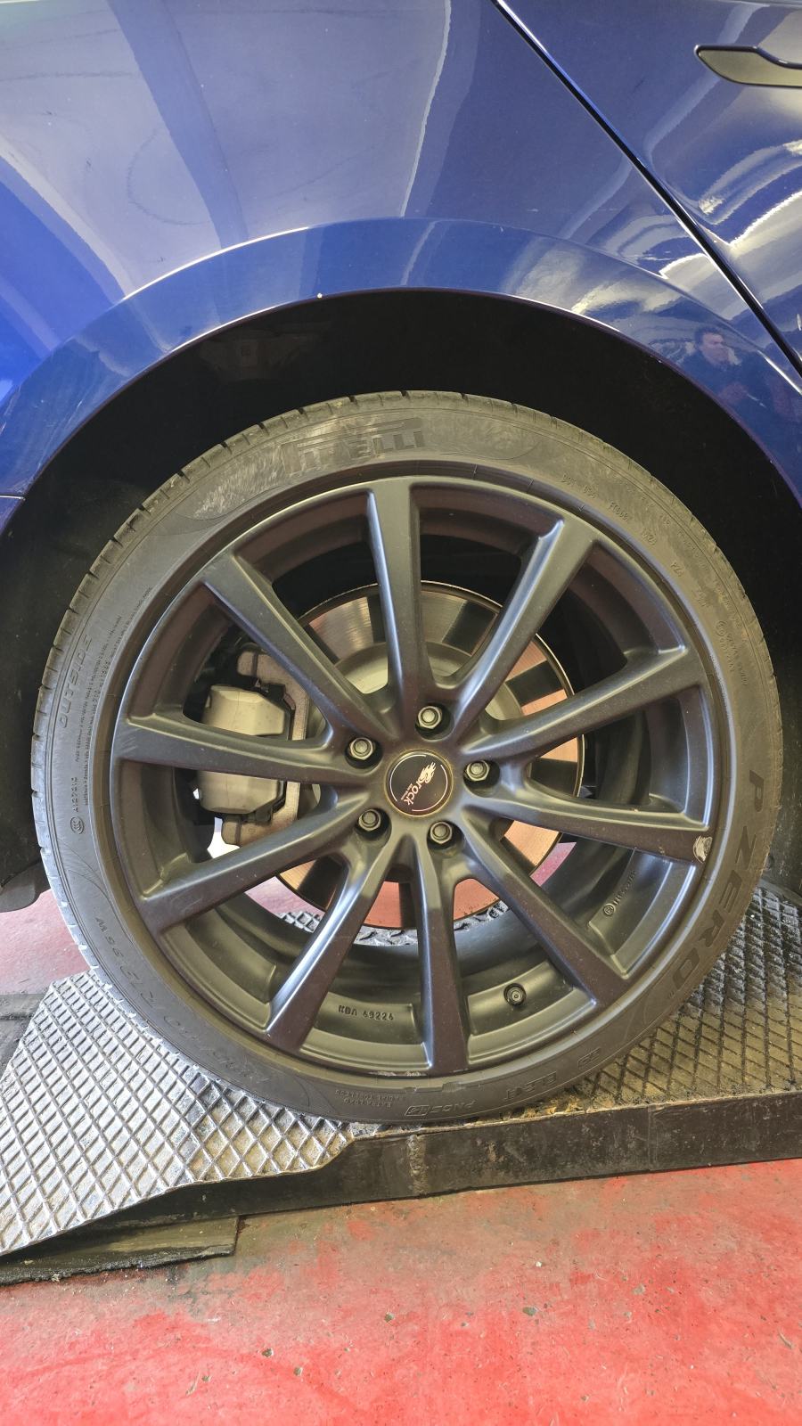 Tesla Model 3 SR LFP, fotografija 3
