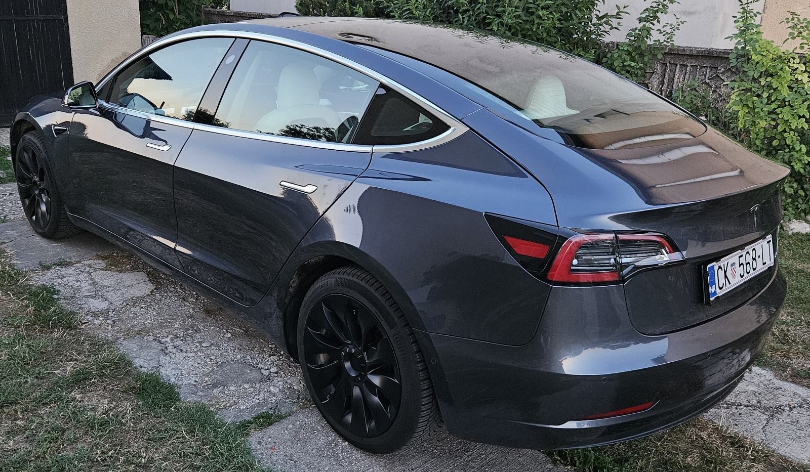 Tesla Model 3 SR+, fotografija 3