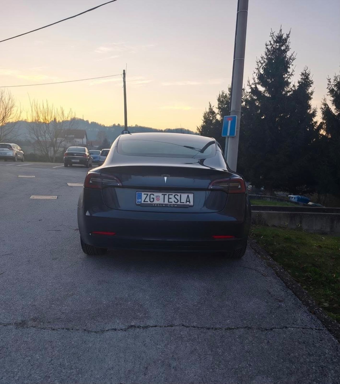 TESLA MODEL 3, NOVA BATERIJA,4 GOD.GARANCIJE, fotografija 2