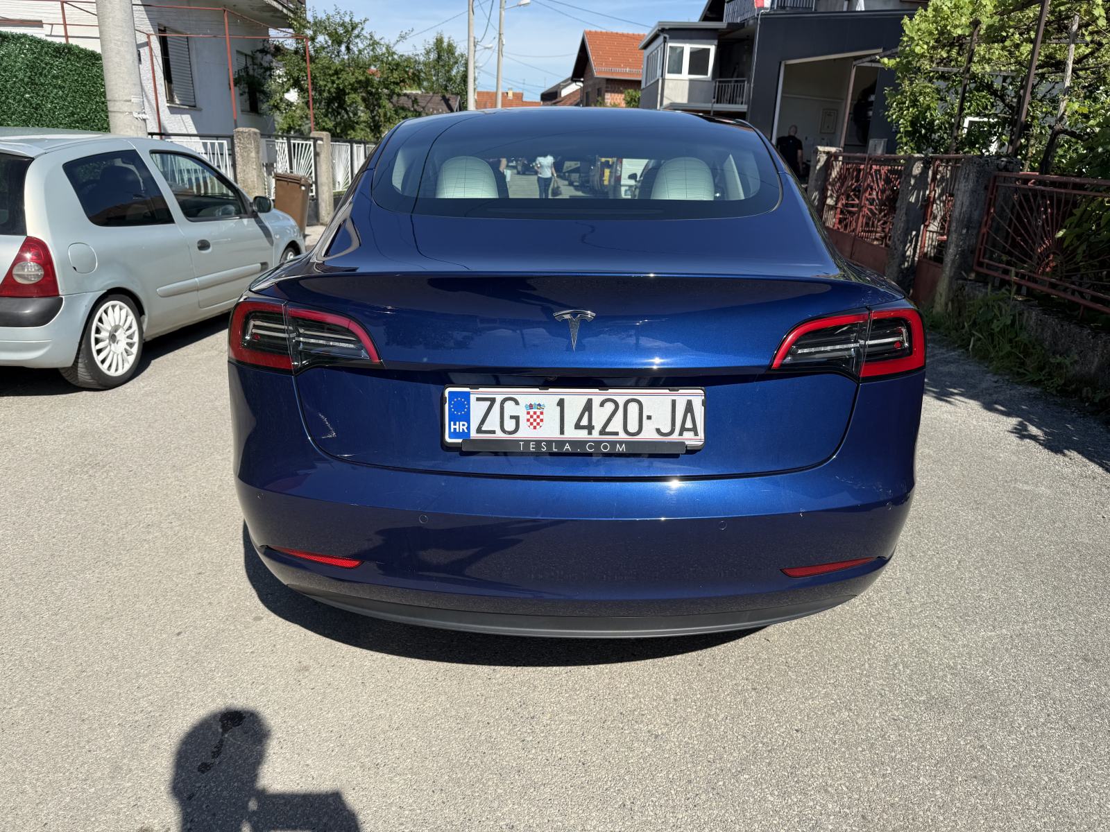 Tesla Model 3 SR RWD, LFP 60kWh, Ryzen, REDIZAJN, plavi, bijela koža!, fotografija 5