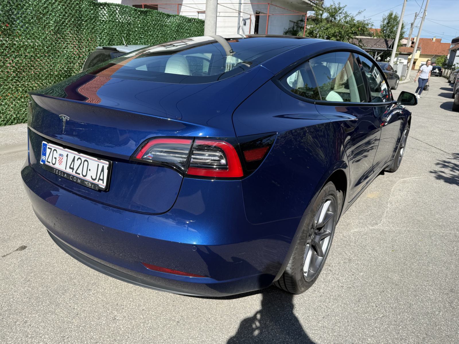 Tesla Model 3 SR RWD, LFP 60kWh, Ryzen, REDIZAJN, plavi, bijela koža!, fotografija 6