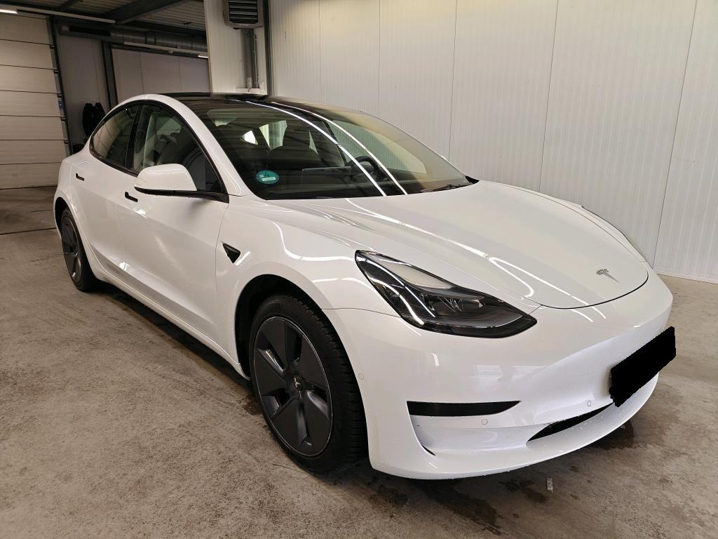 Tesla Model 3 Standard RWD, fotografija 3