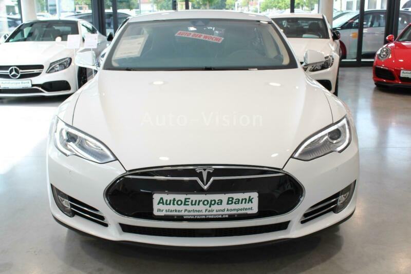 Tesla Model S 60 Tech Paket automatik, fotografija 2
