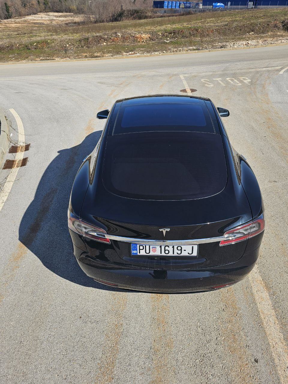 Tesla Model S 75 D, fotografija 4