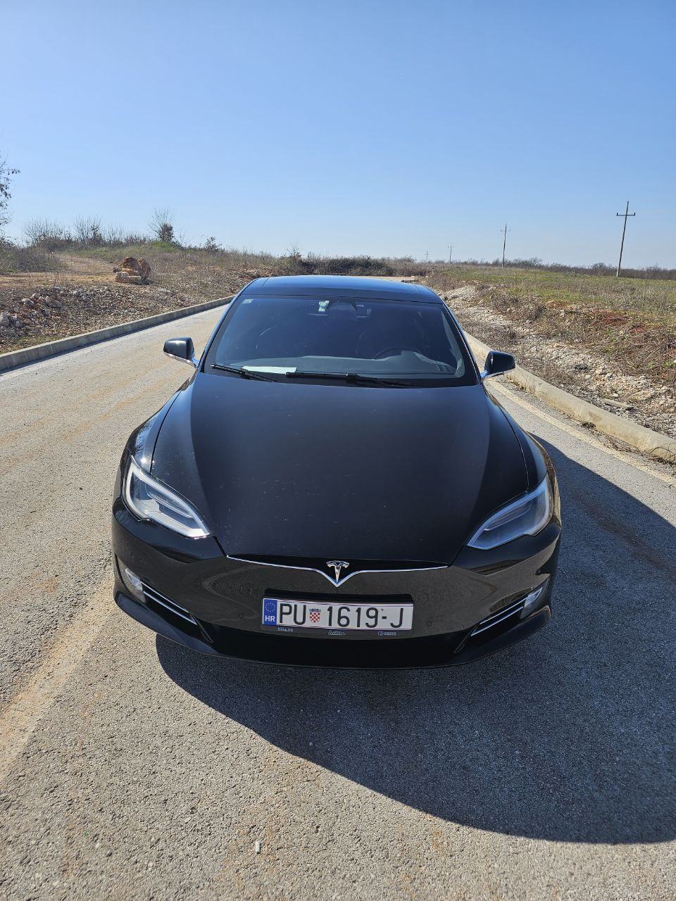 Tesla Model S 75 D, fotografija 2