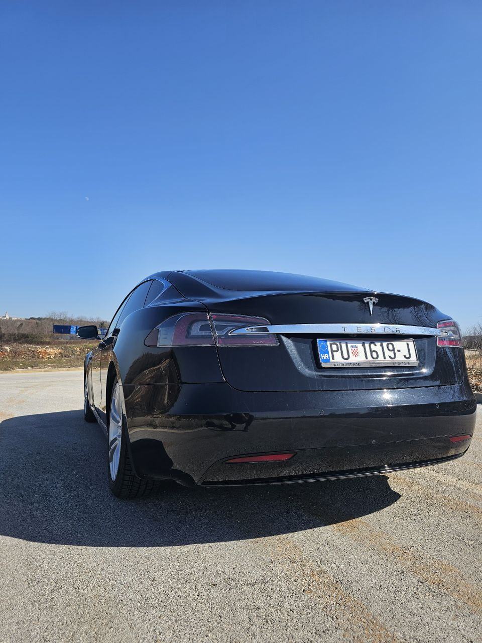 Tesla Model S 75 D, fotografija 3