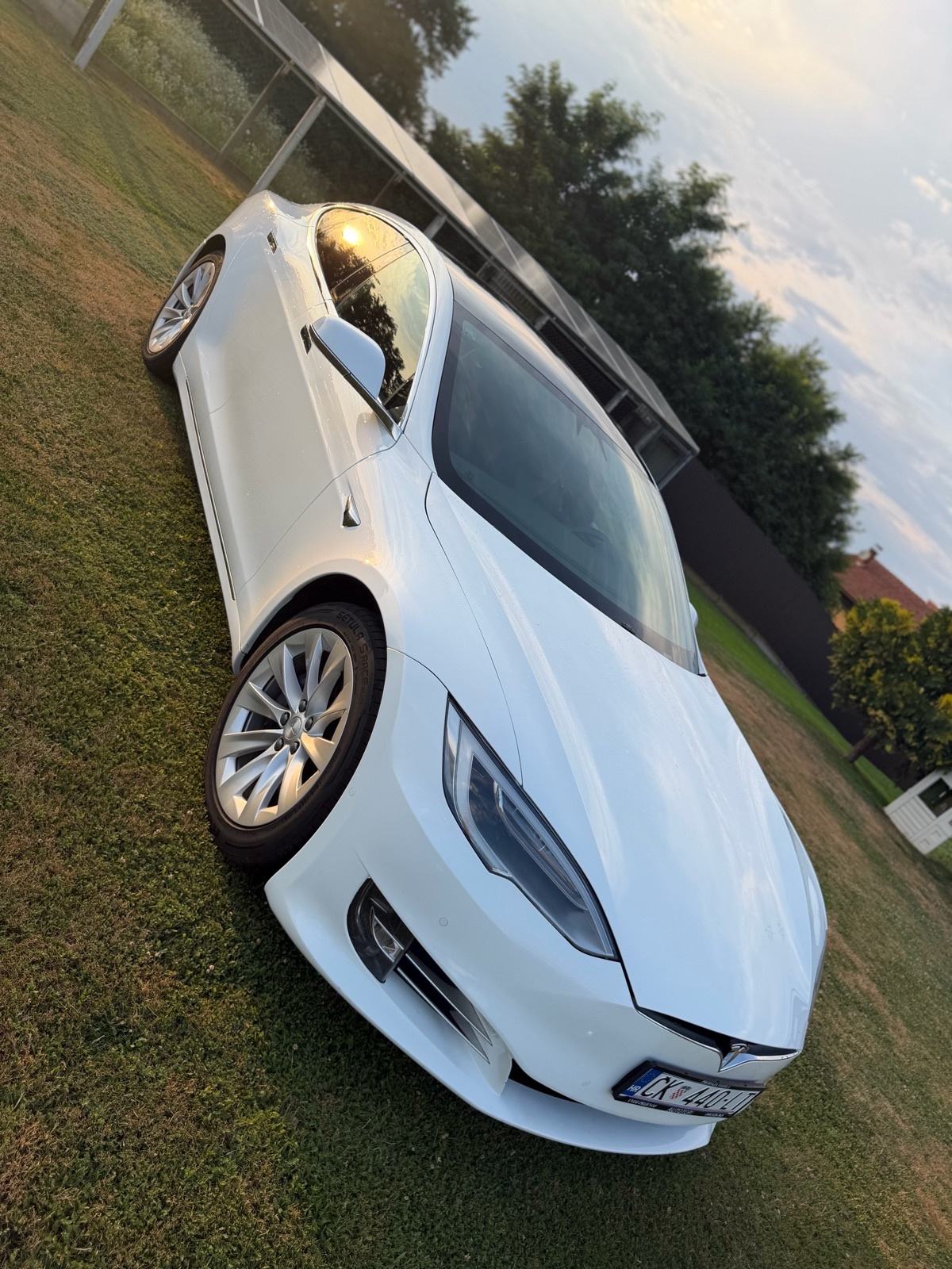 Tesla Model S 75D, fotografija 2