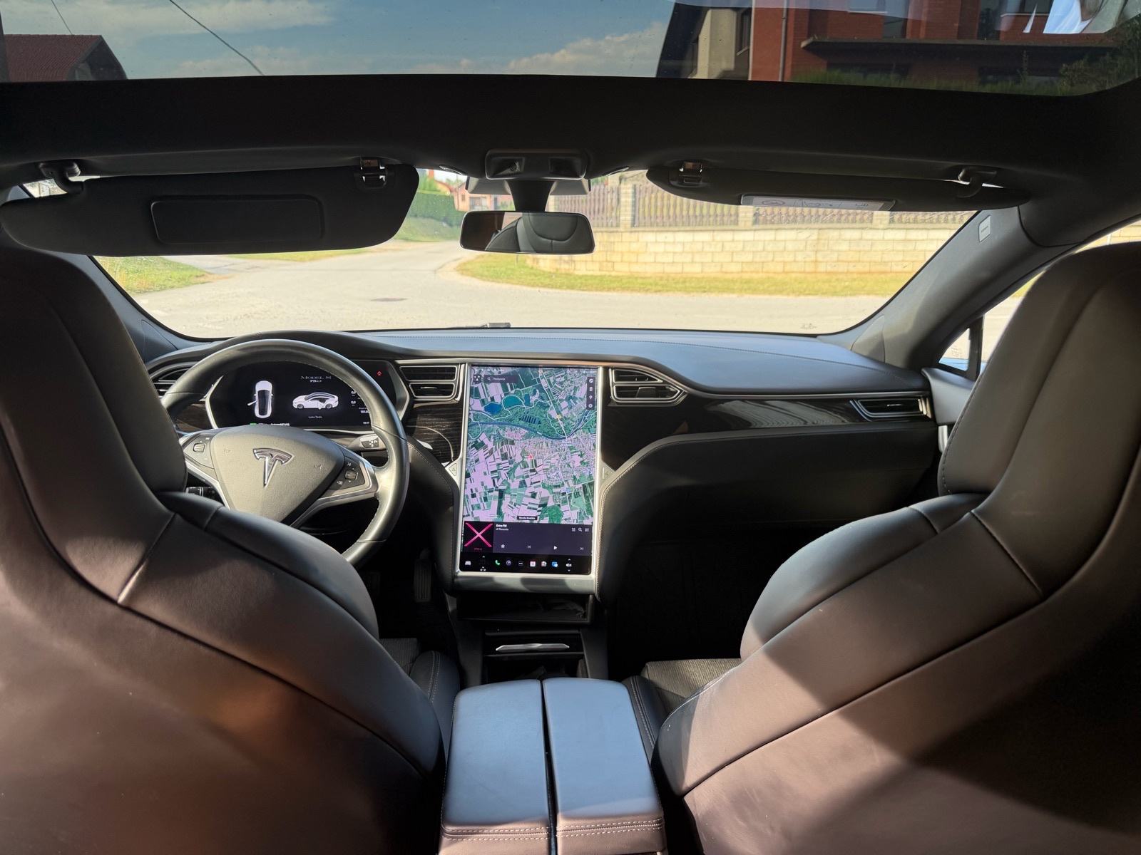 Tesla Model S 75D, fotografija 8