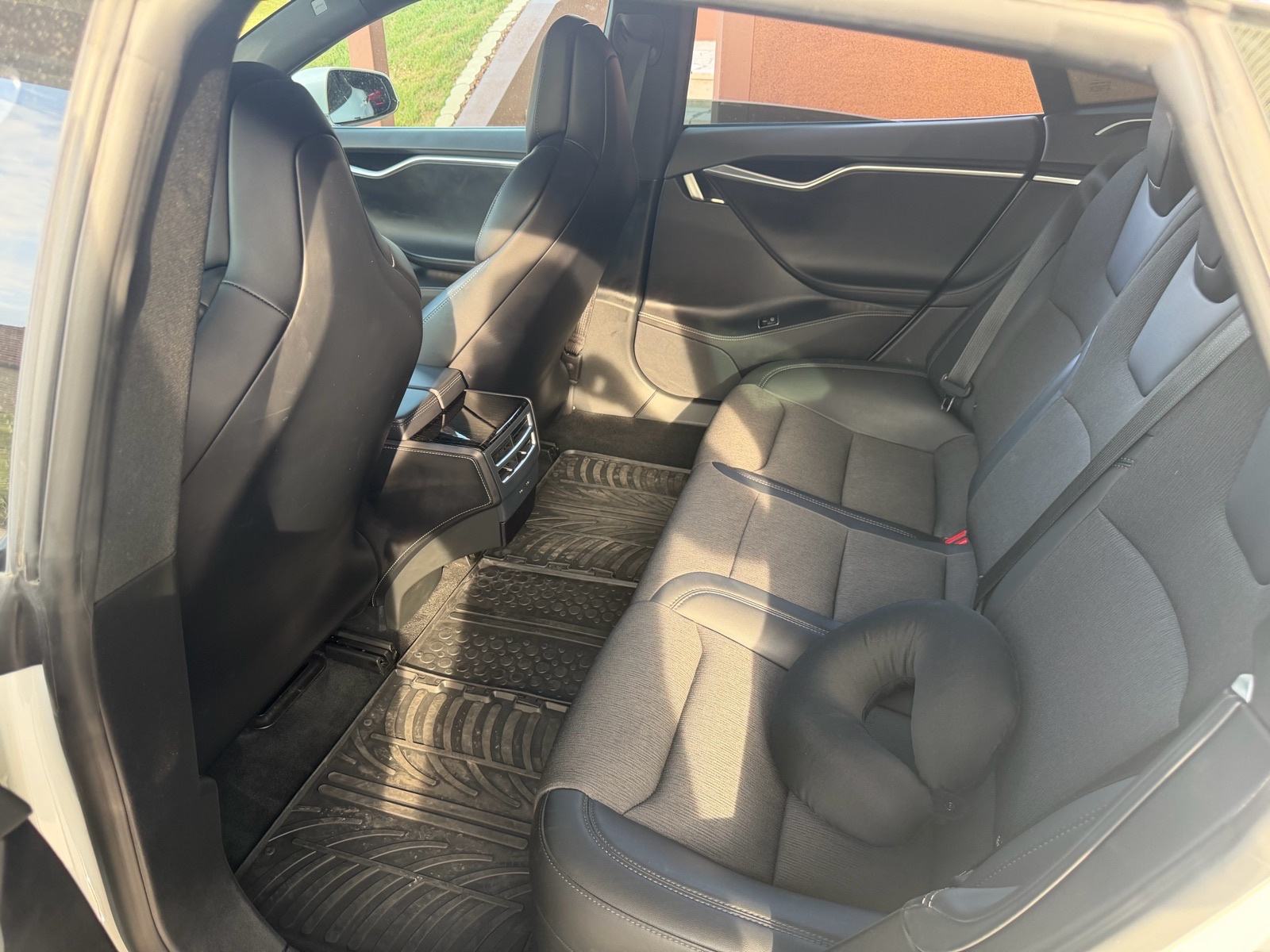 Tesla Model S 75D, fotografija 6