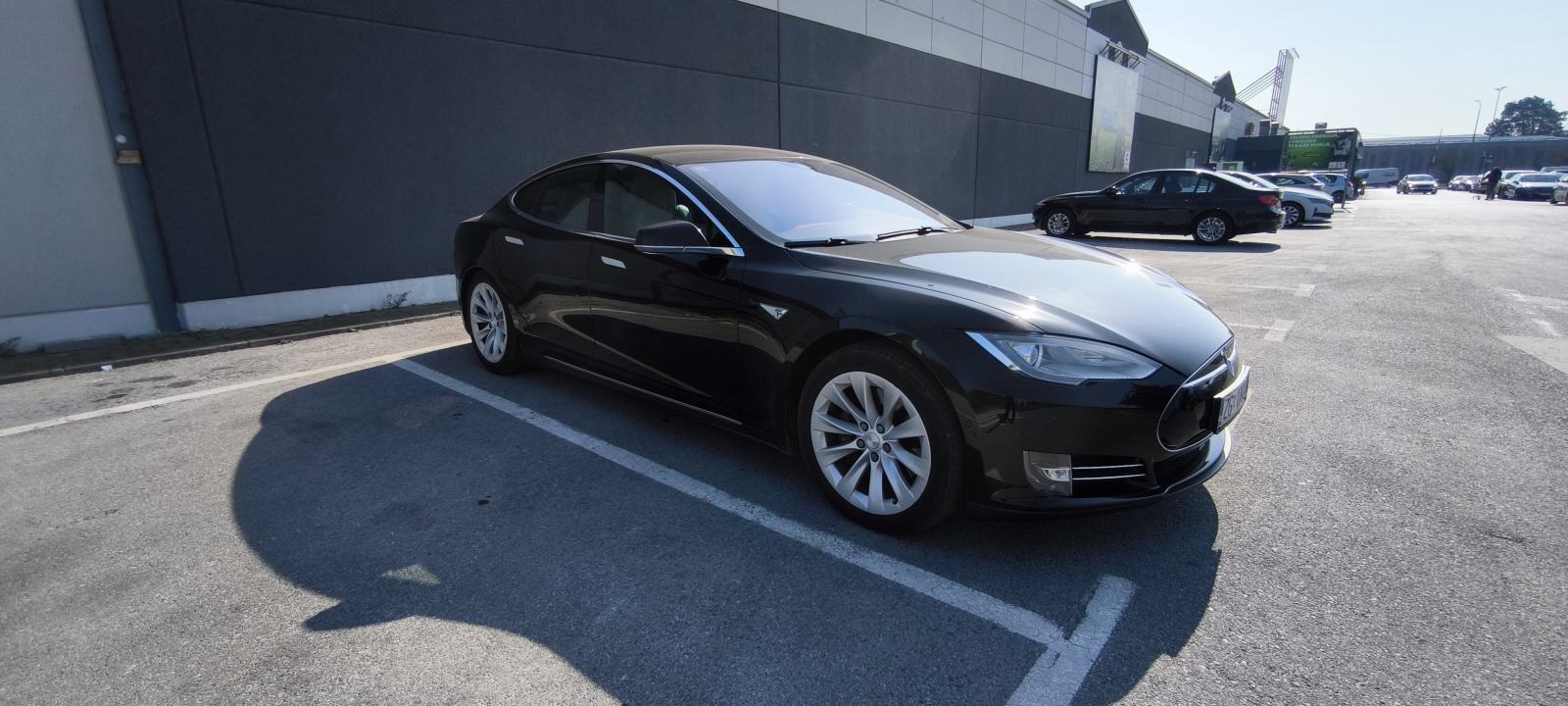 Tesla Model S 85D, fotografija 2
