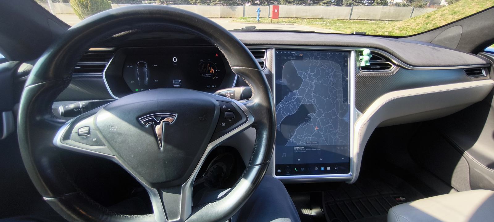 Tesla Model S 85D, fotografija 7