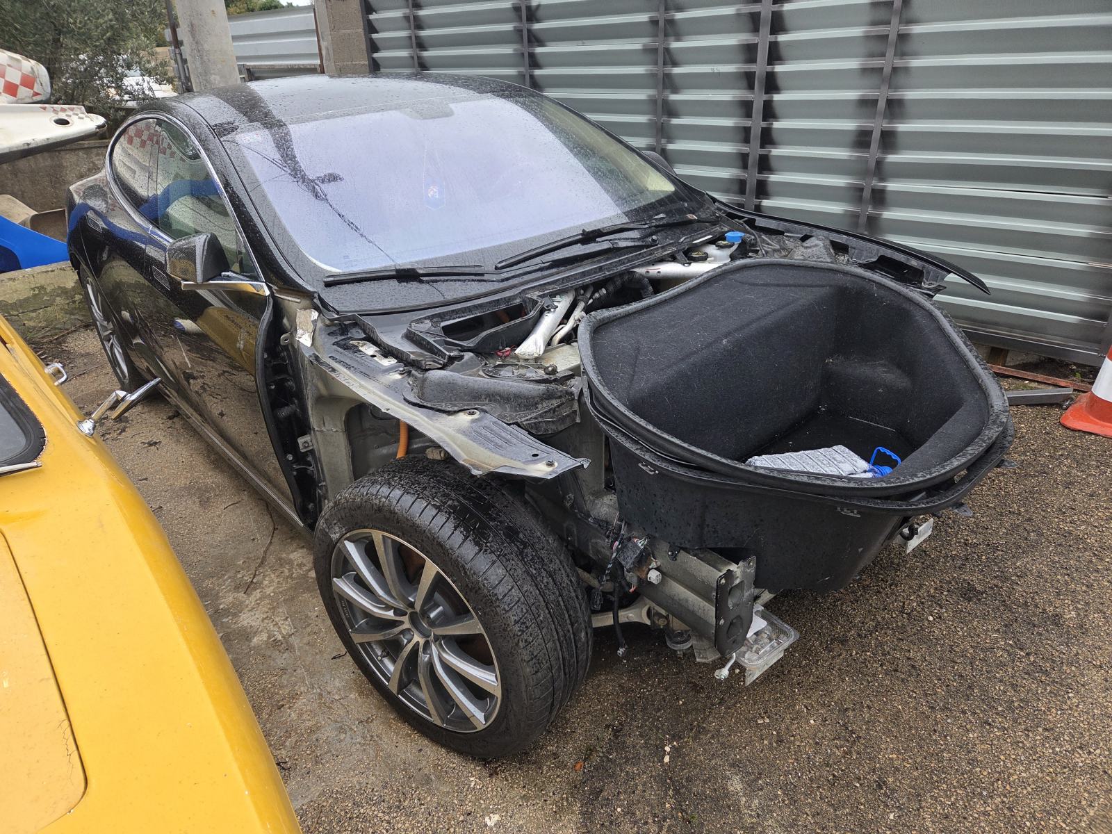 Tesla Model S 85, 2017 god.
