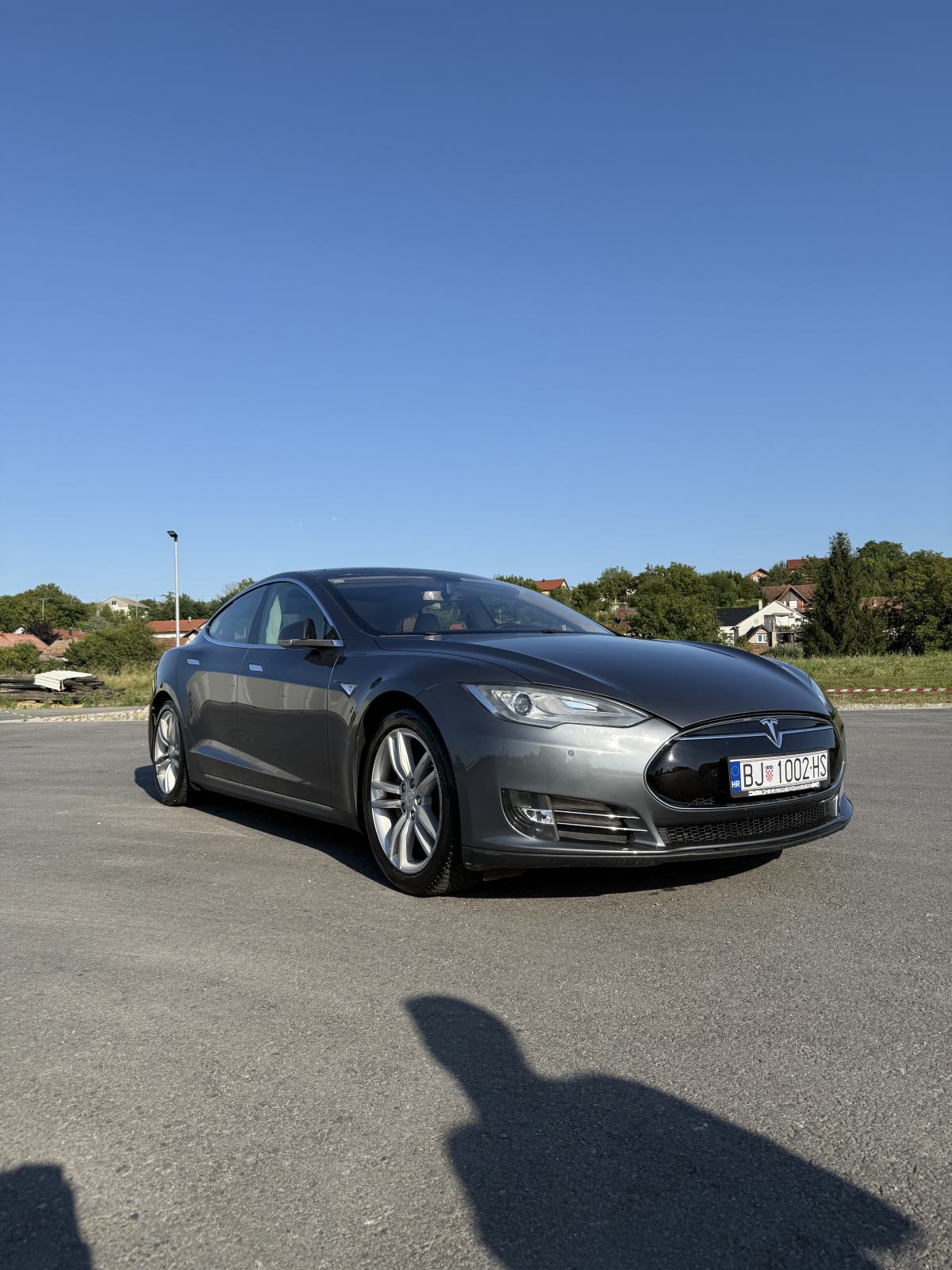 Tesla Model S P85, pogled izvana - slika 2