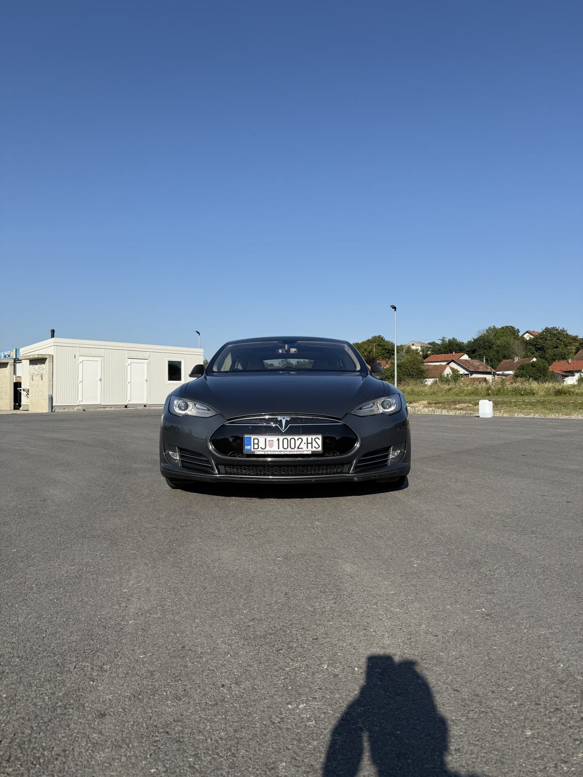 Tesla Model S P85, pogled izvana - slika 1