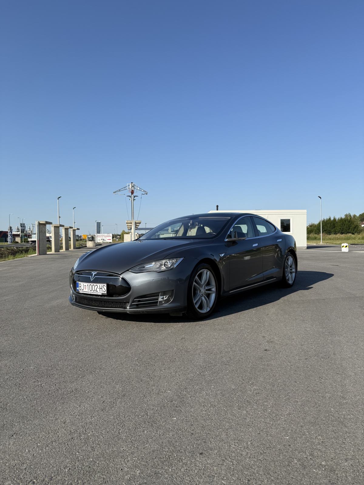 Tesla Model S P85, fotografija 8