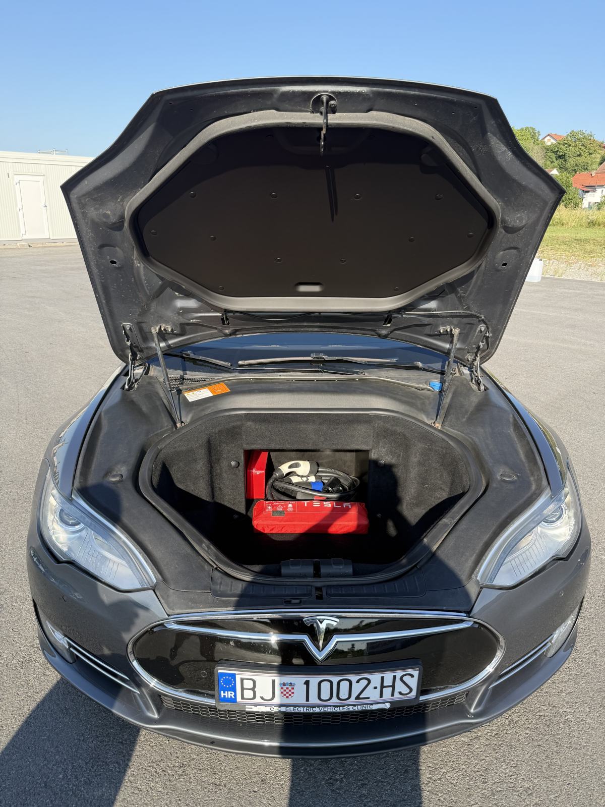Tesla Model S P85, fotografija 9