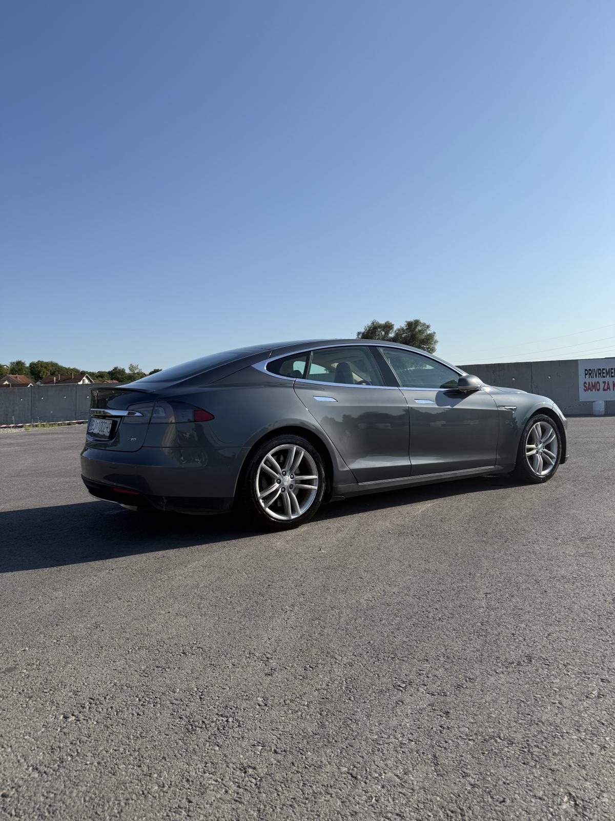 Tesla Model S P85, pogled izvana - slika 4