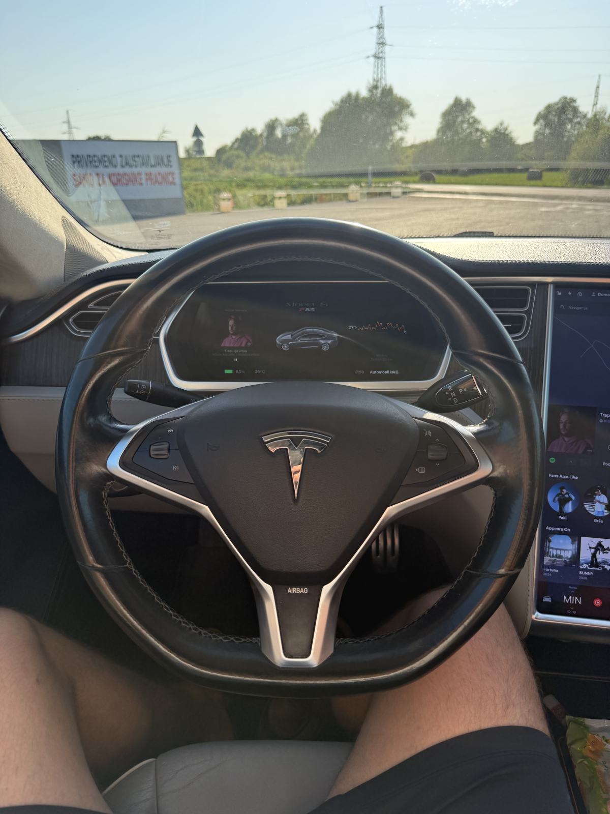 Tesla Model S P85, fotografija 15