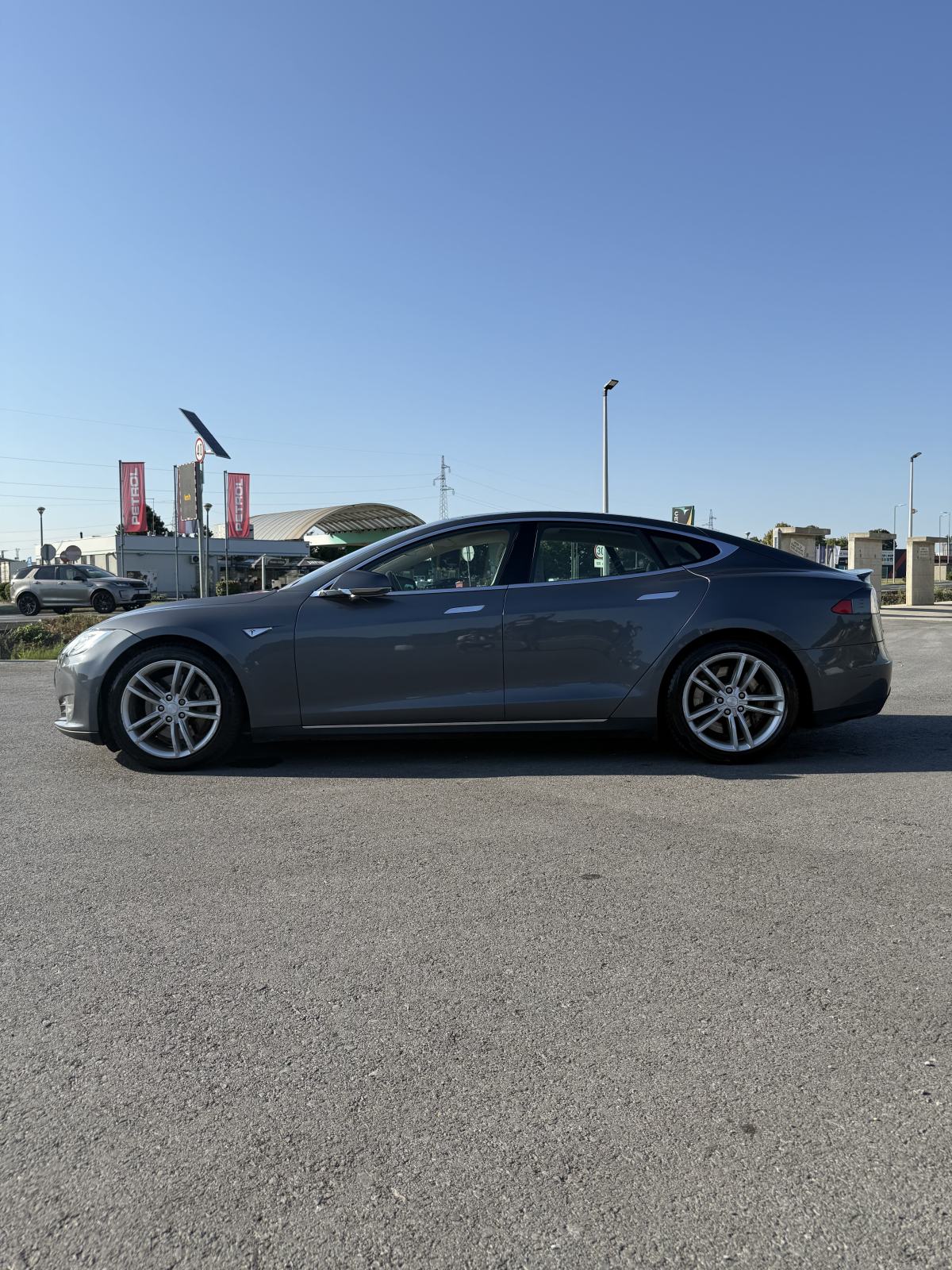 Tesla Model S P85, fotografija 7