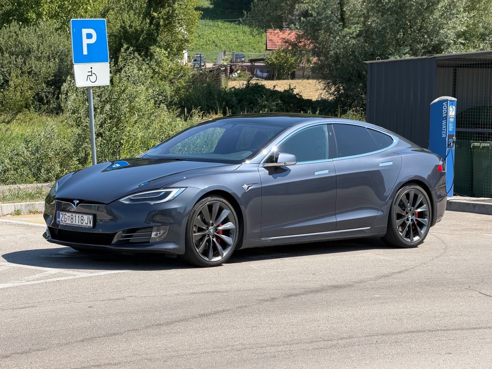 Tesla Model S Performance ,814 PS, 0-100 2,8 sec, fotografija 5