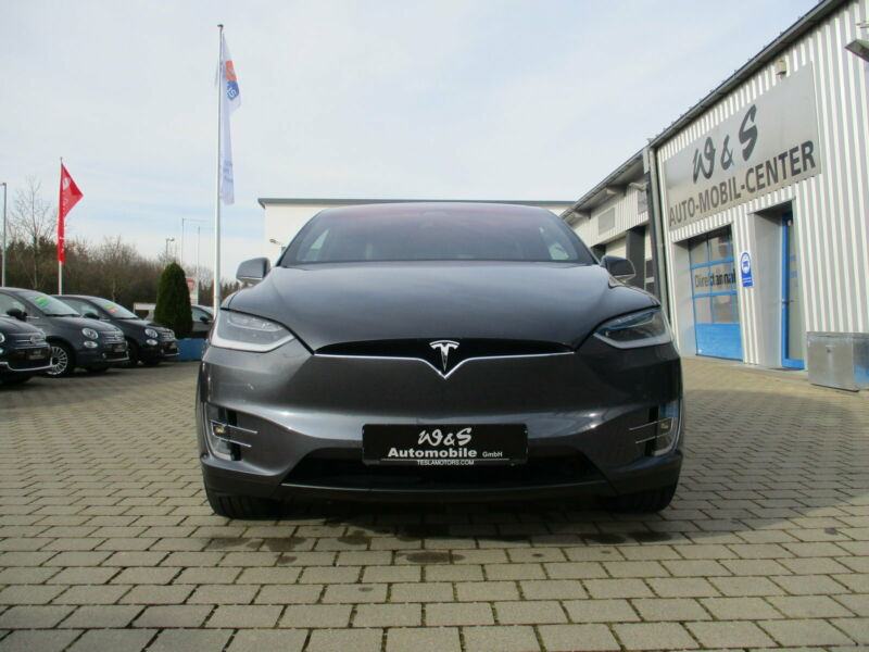 Tesla Model X 90D automatik, fotografija 2