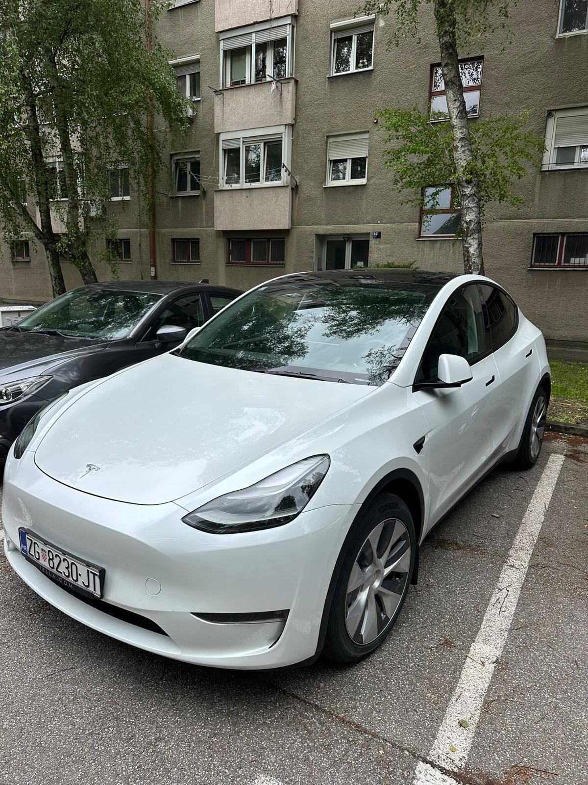 Tesla Model Y, Dual motor, AWD, Long range, pogled izvana - slika 1