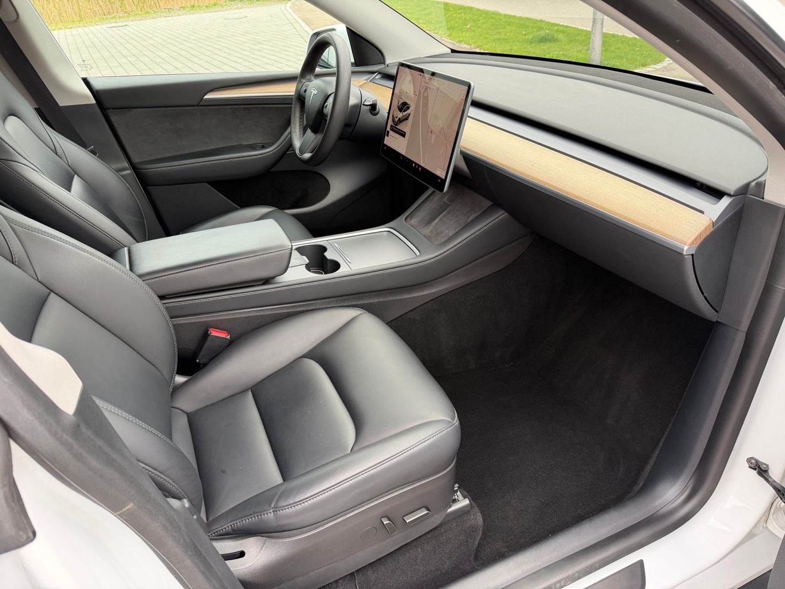 Tesla Model Y Dual motor AWD SoH 94%, fotografija 13
