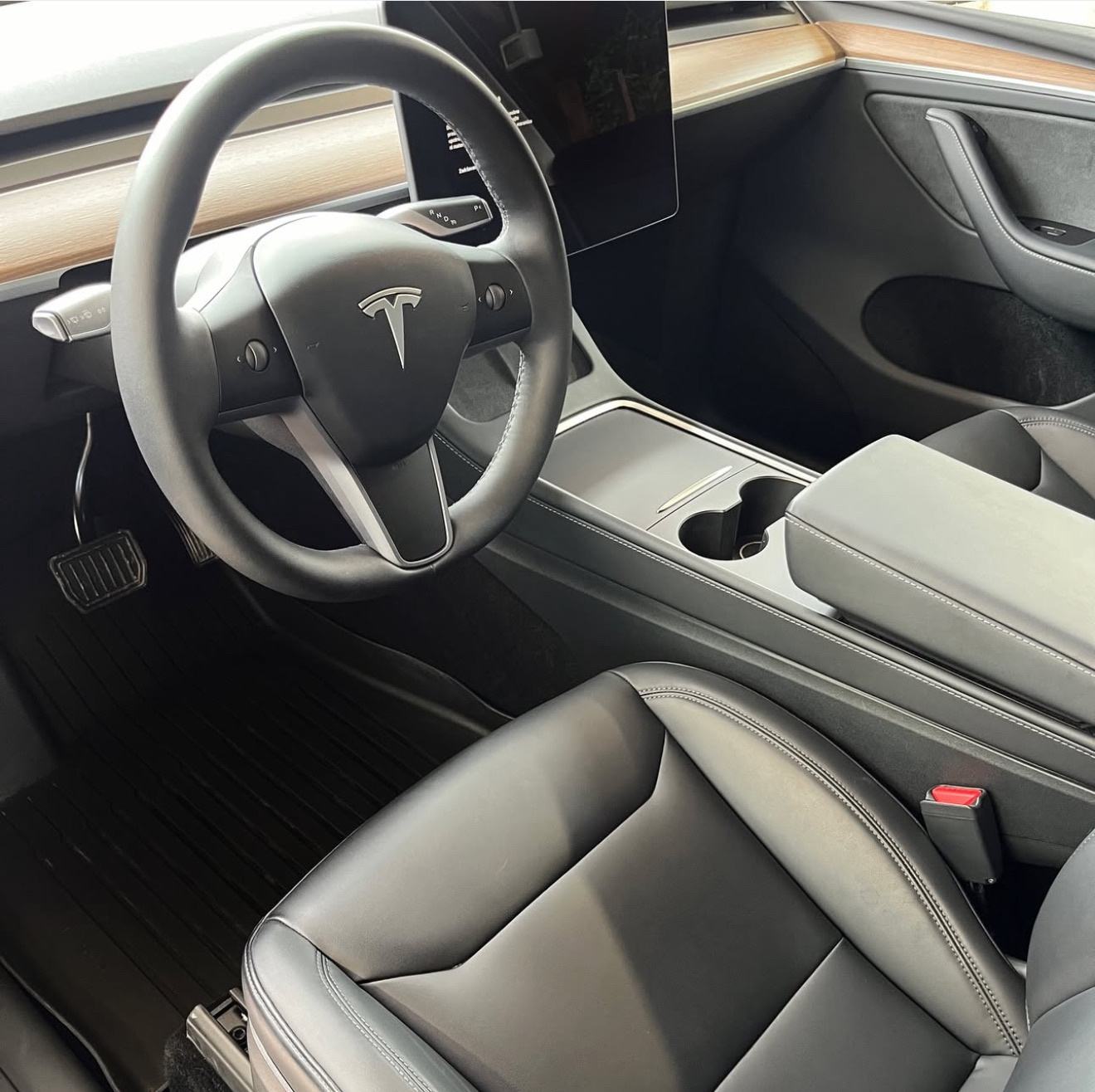 Tesla Model Y Dual Motor Long Range AWD automatik, fotografija 2