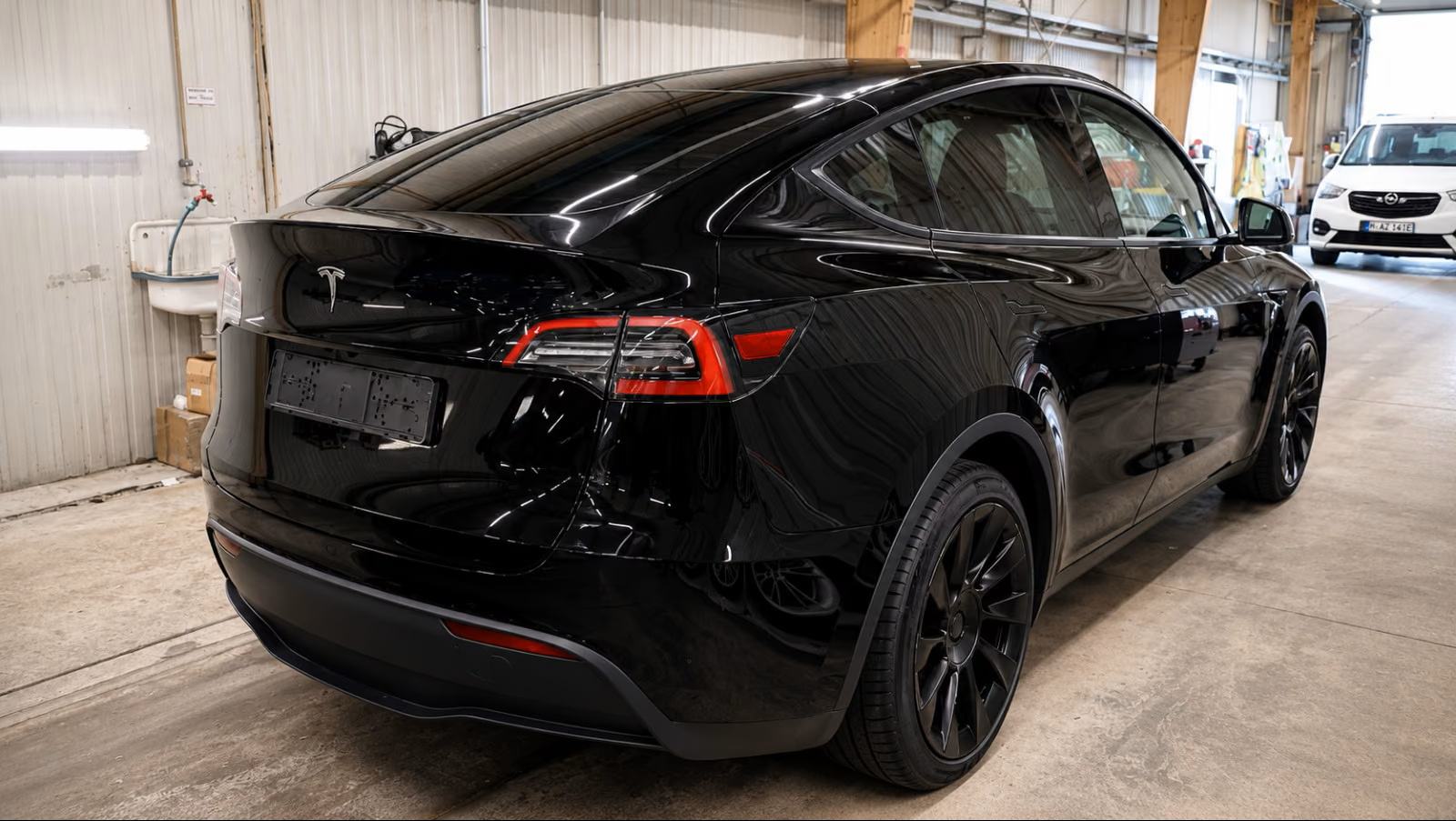 Tesla Model Y, fotografija 4
