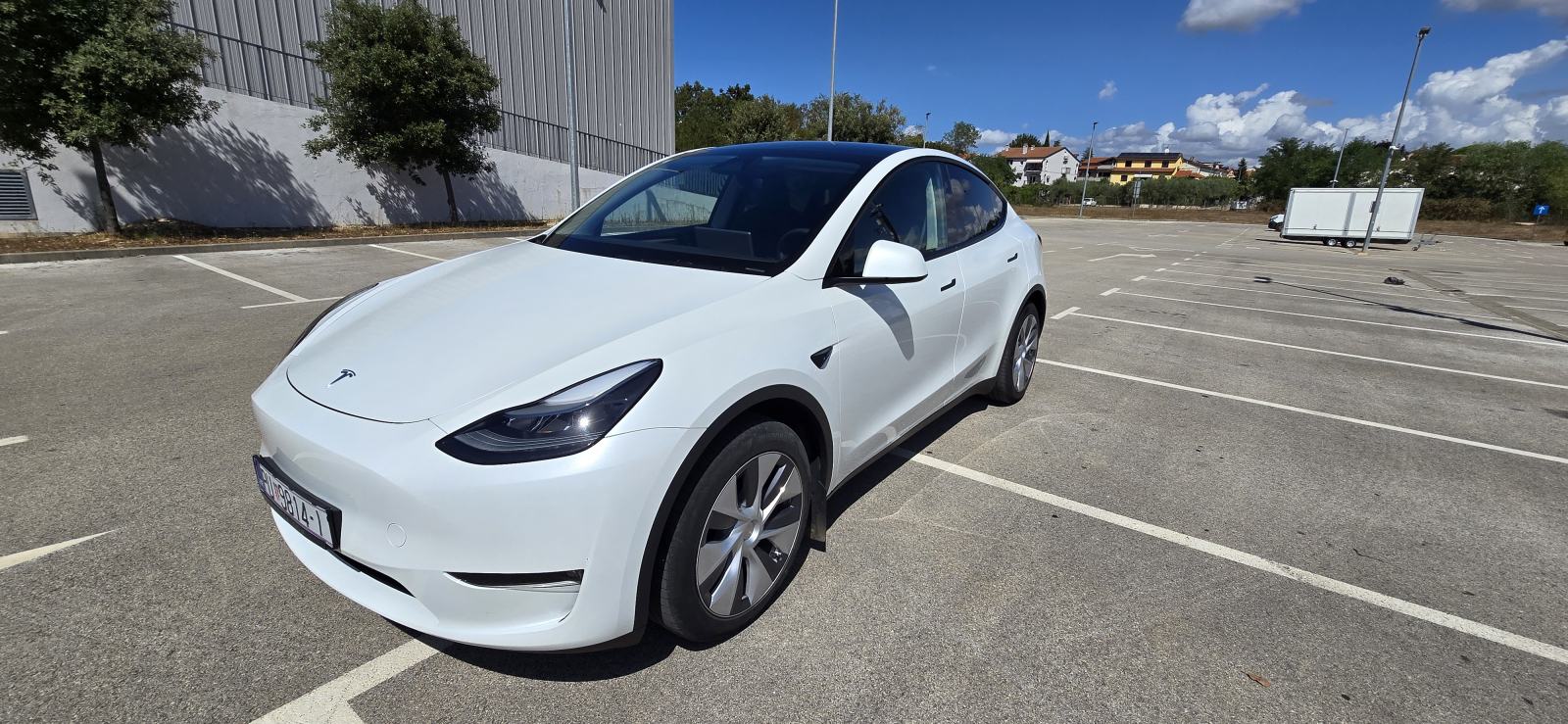 Tesla Model Y Long range, dual motor, all wheel drive automatik, fotografija 6