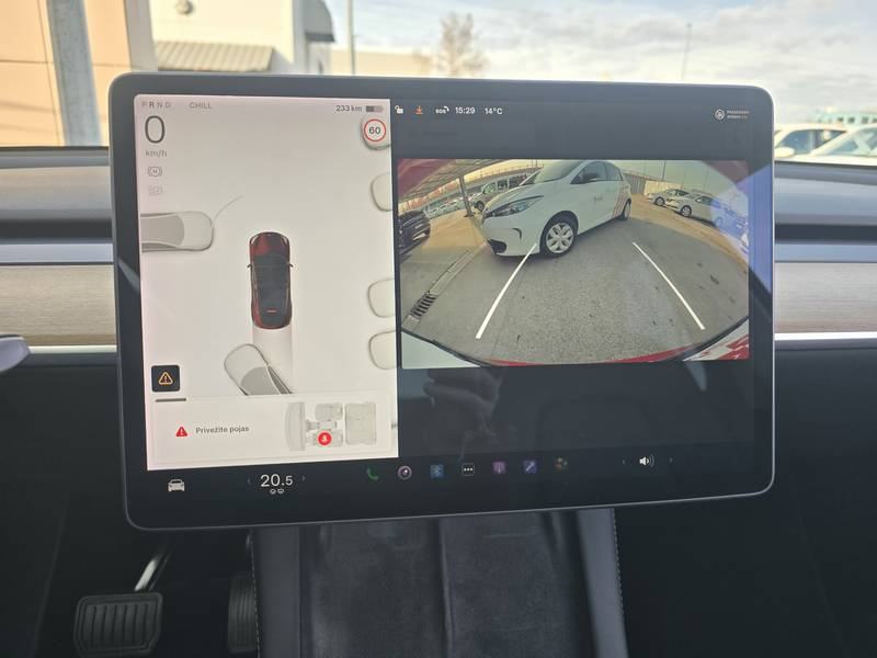 Tesla Model Y Long Range Dual Motor automatik, fotografija 11