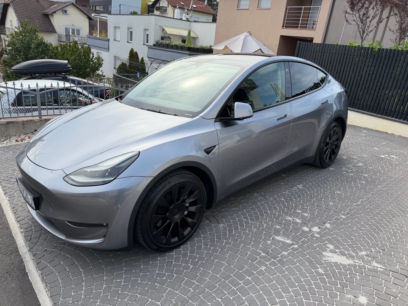 Tesla Model Y Long range dual motor, fotografija 3
