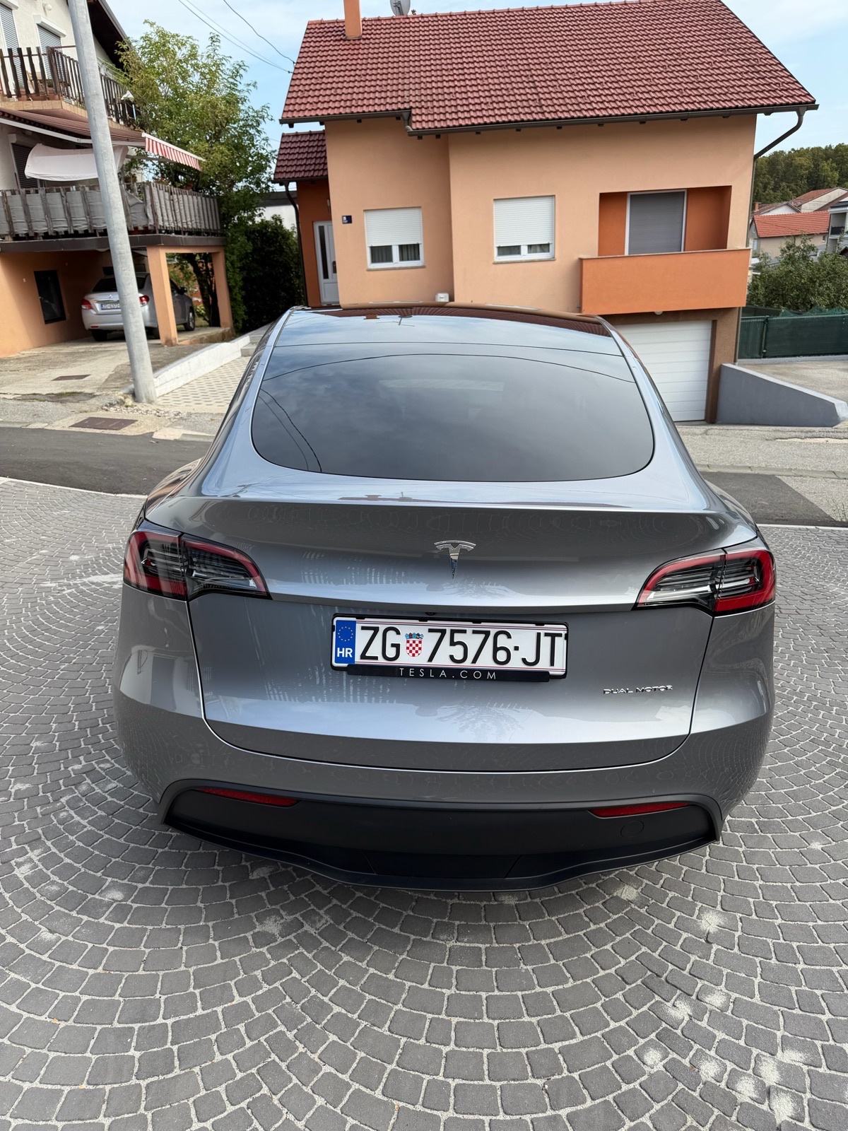 Tesla Model Y Long range dual motor, fotografija 5
