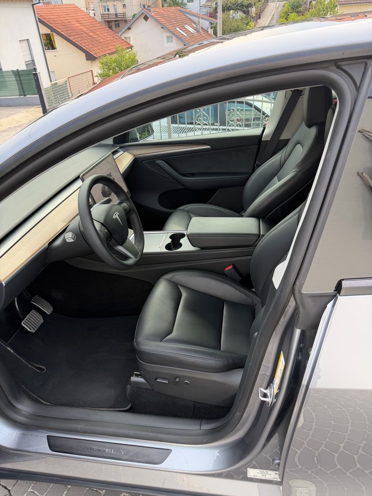 Tesla Model Y Long range dual motor, fotografija 8