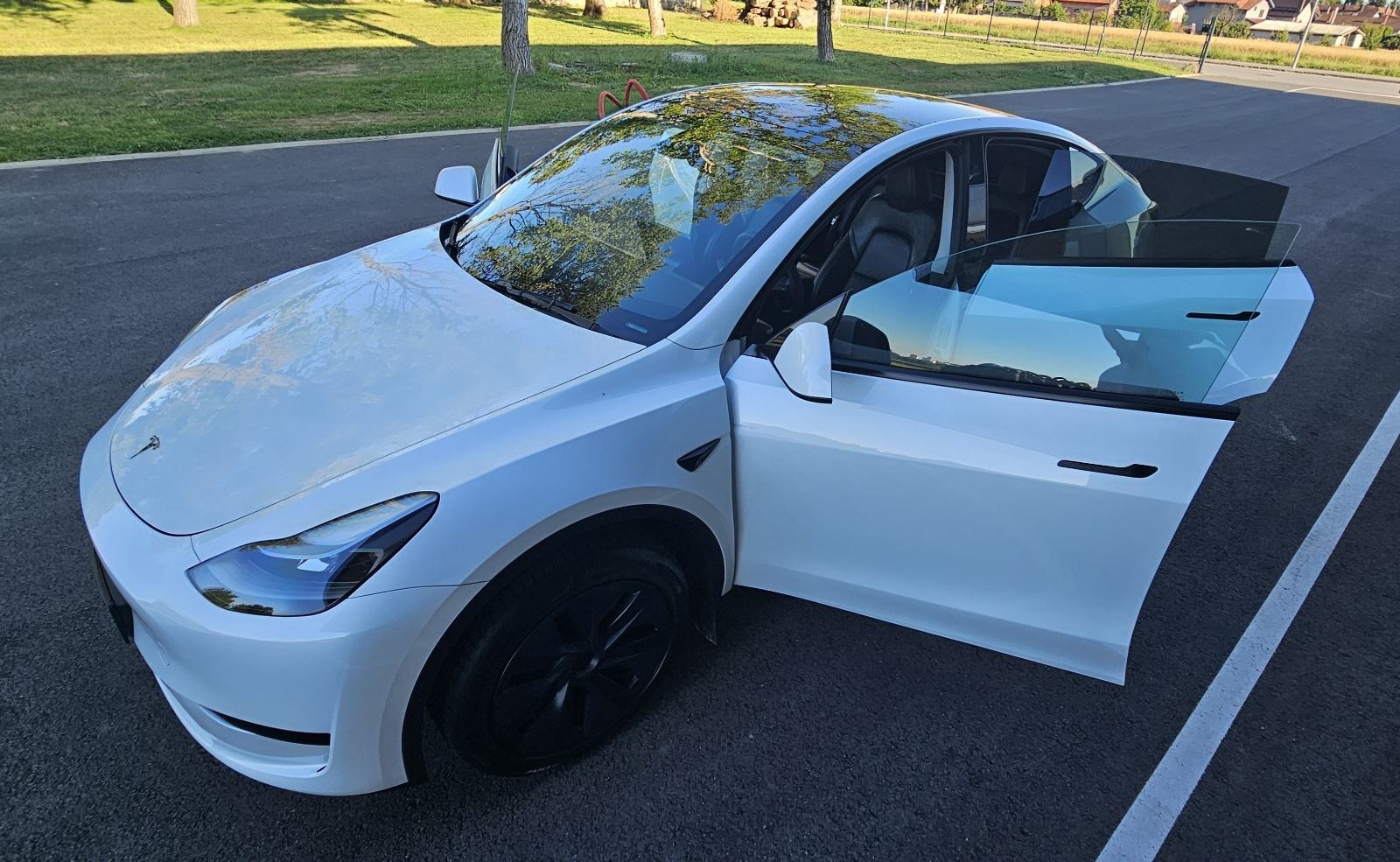 Tesla Model Y Long range, HW4, registriran, model s najvećim dometom, fotografija 2