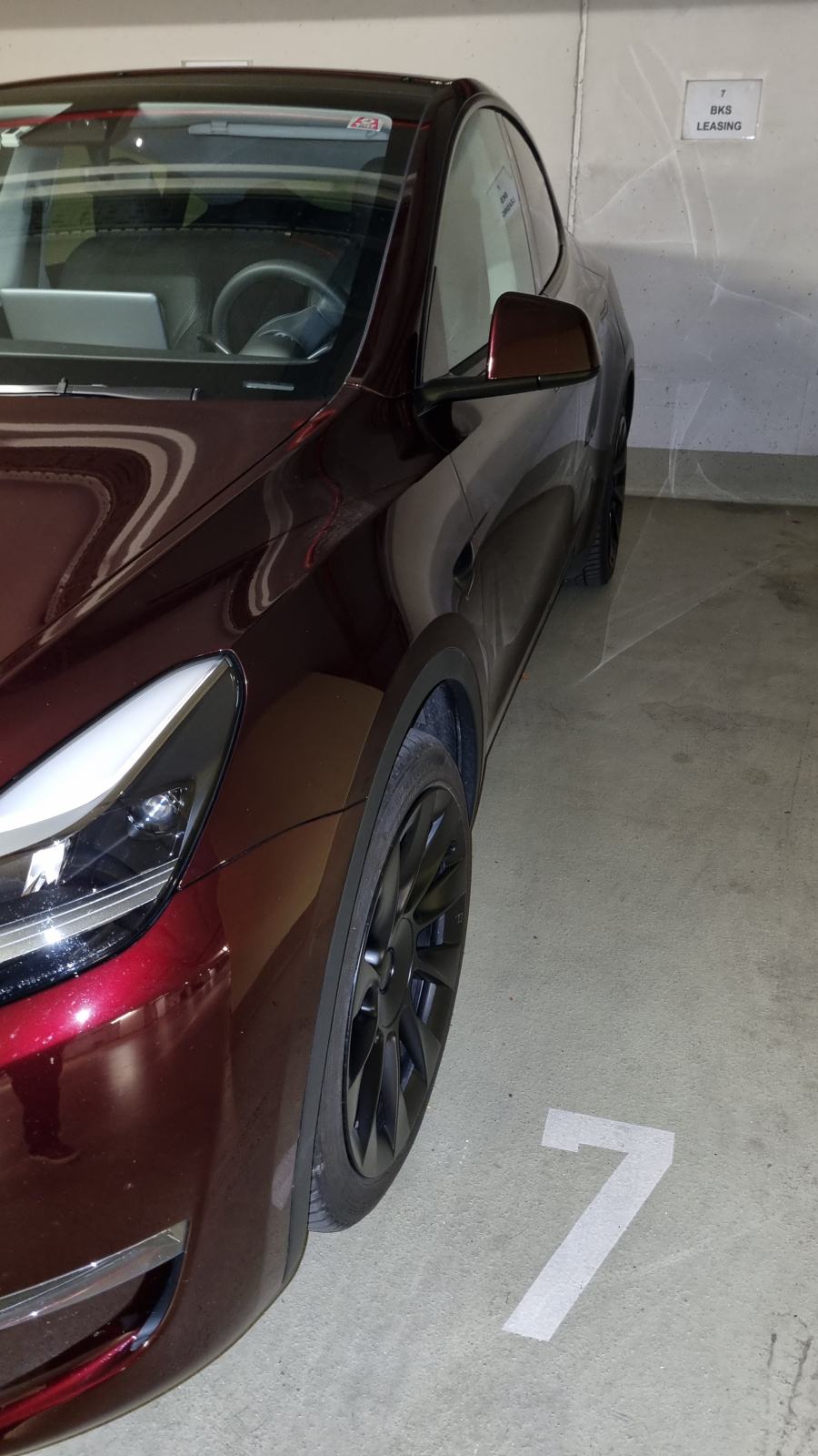 Tesla Model Y LR AWD, 378 kW, 20", Midnight Cherry, fotografija 6