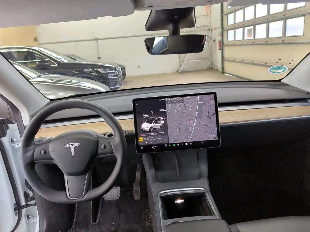 Tesla Model Y Model Y automatik, fotografija 10